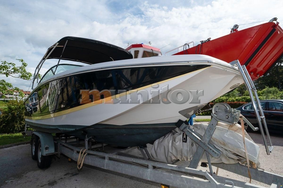 Four Winns SL222