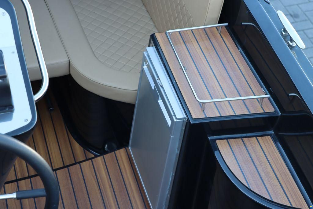 Primeur 710 Tender