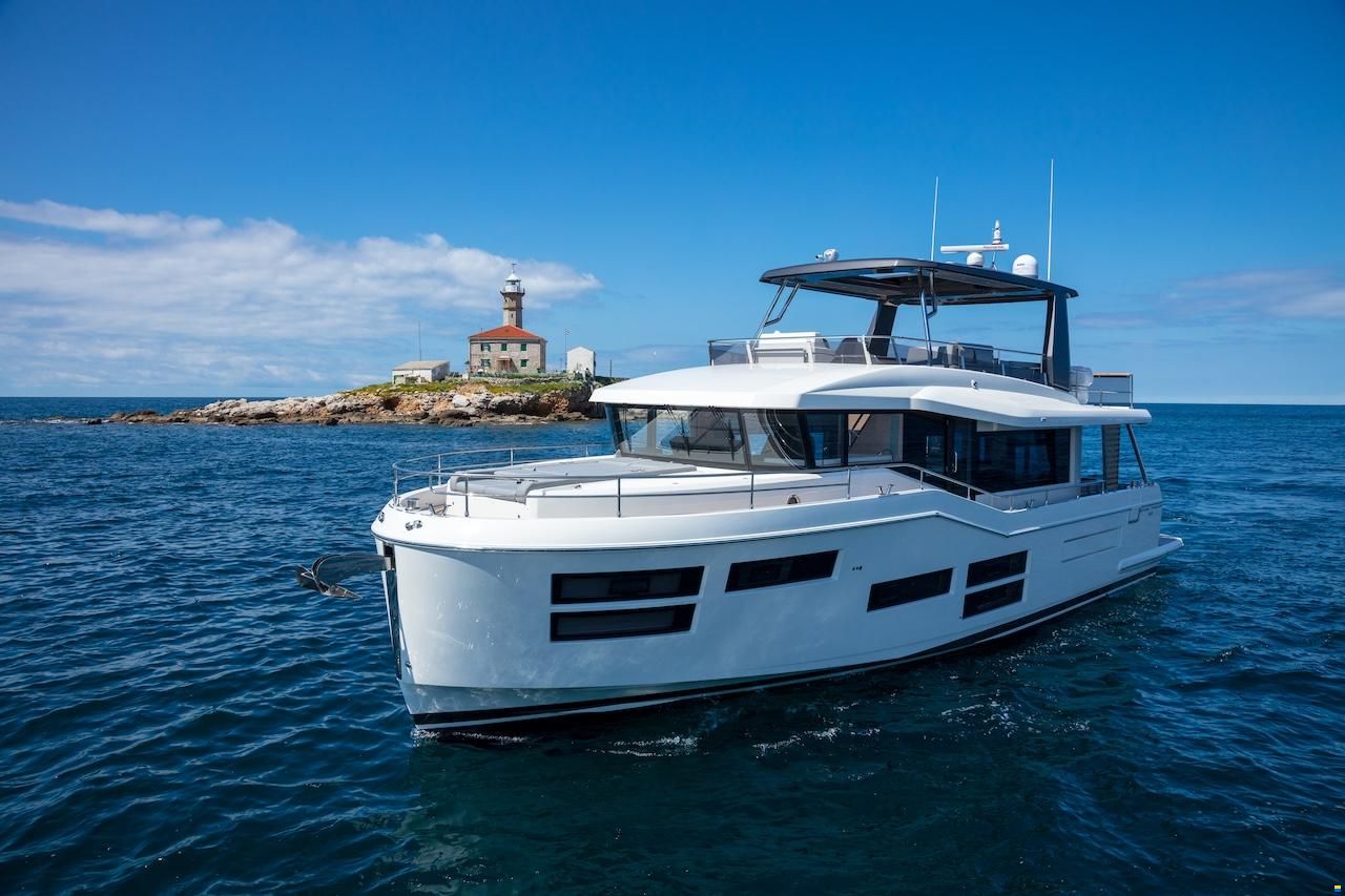 Beneteau GRAND TRAWLER 62
