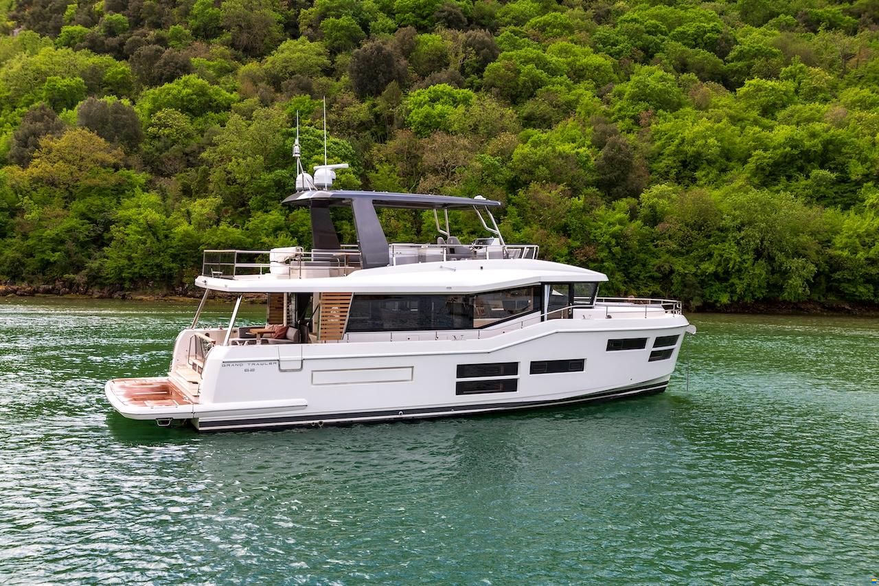 Beneteau GRAND TRAWLER 62