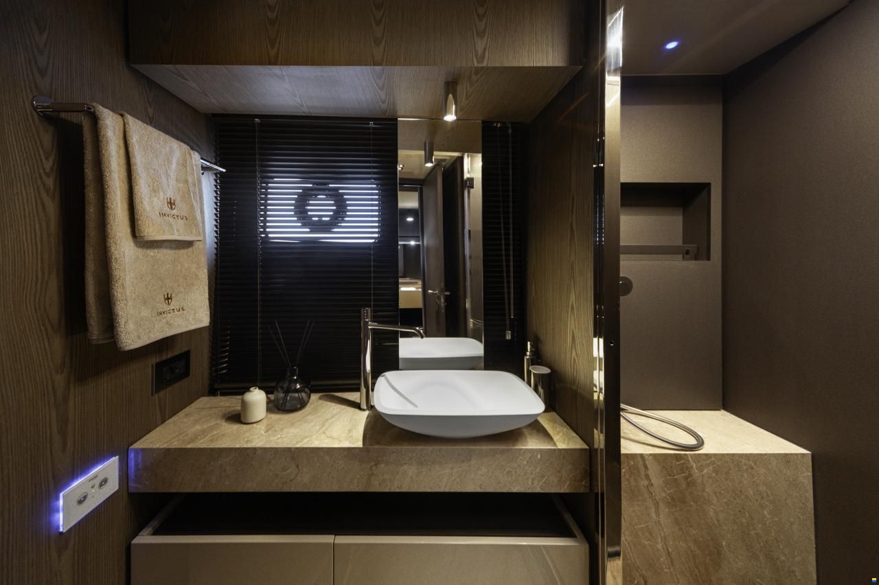 Invictus ST 550