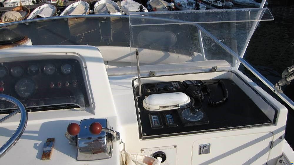 Bertram Yacht 37' Convertible