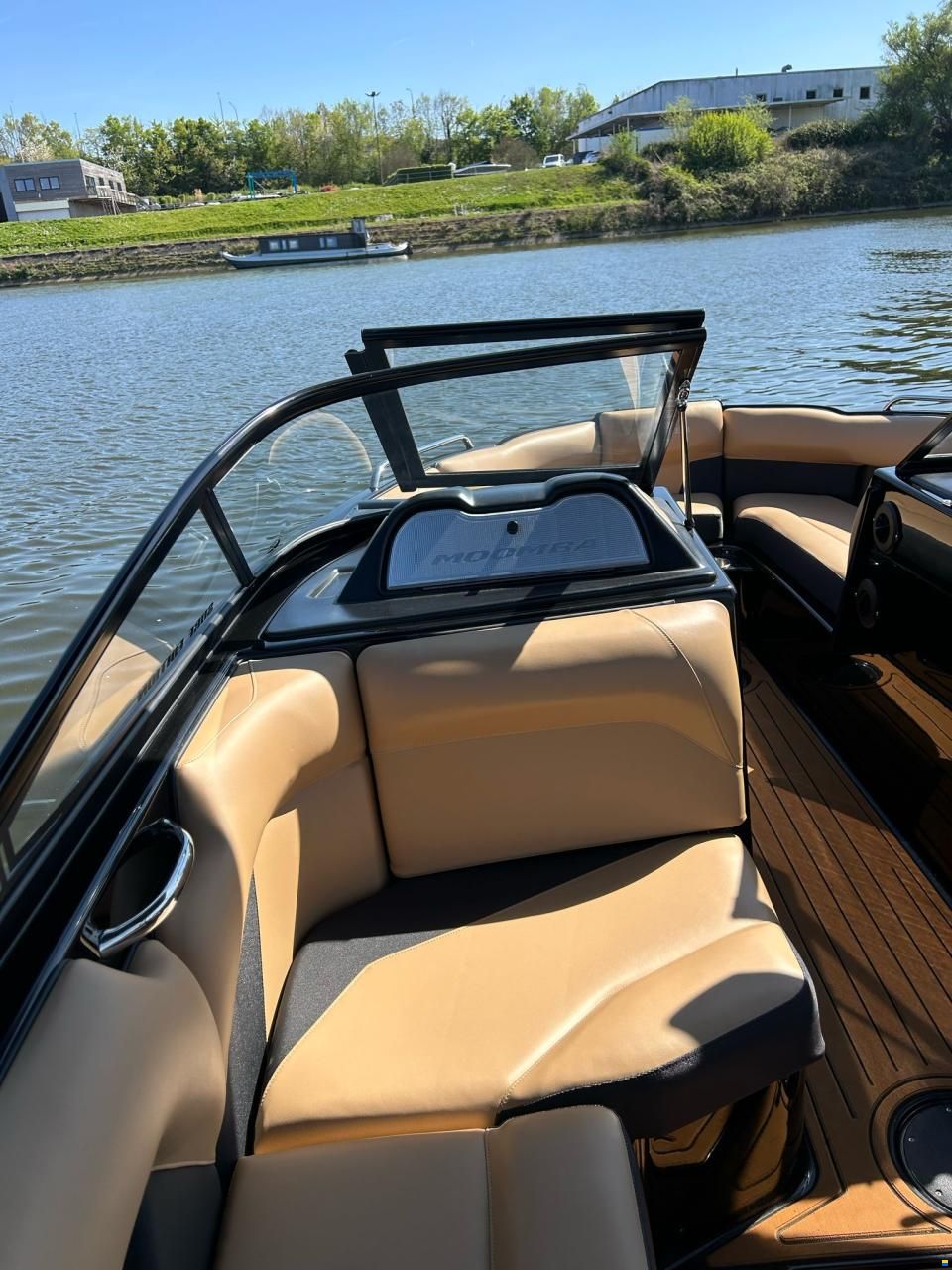 Moomba Mondo