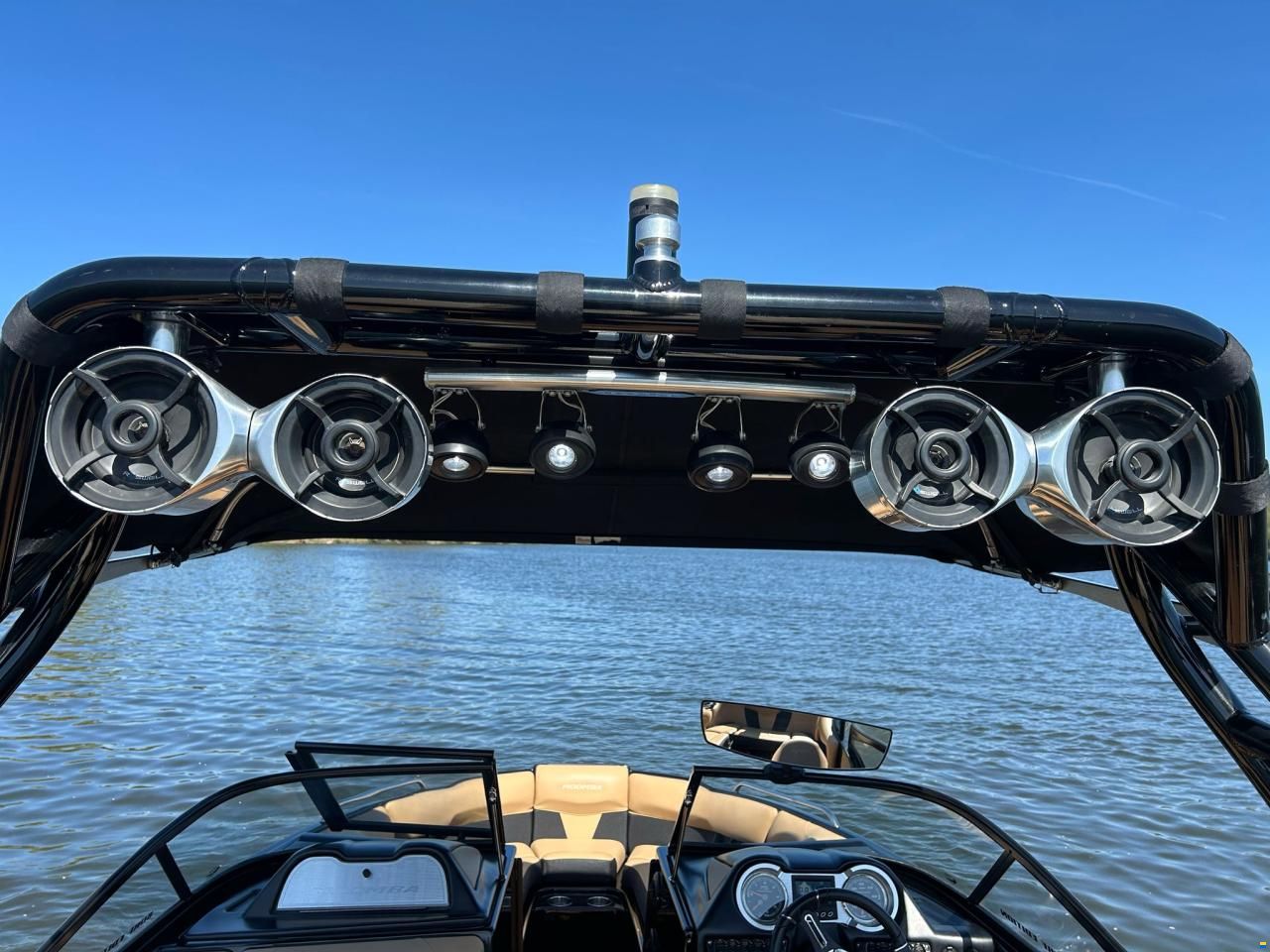 Moomba Mondo