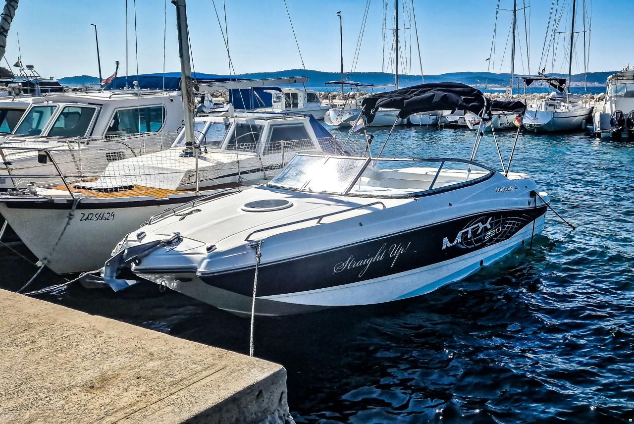 Rinker 220 MTX-C