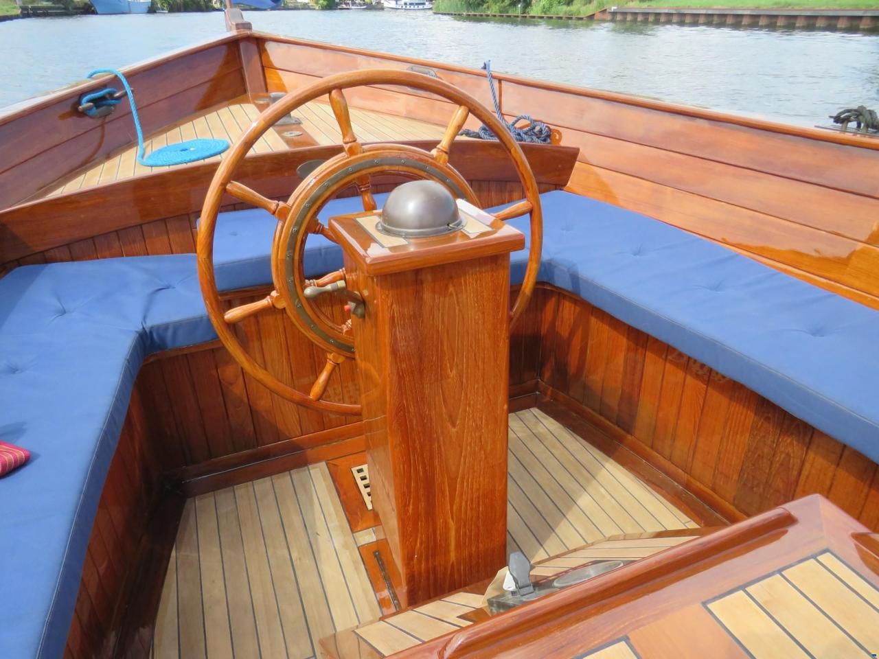 VOC 830