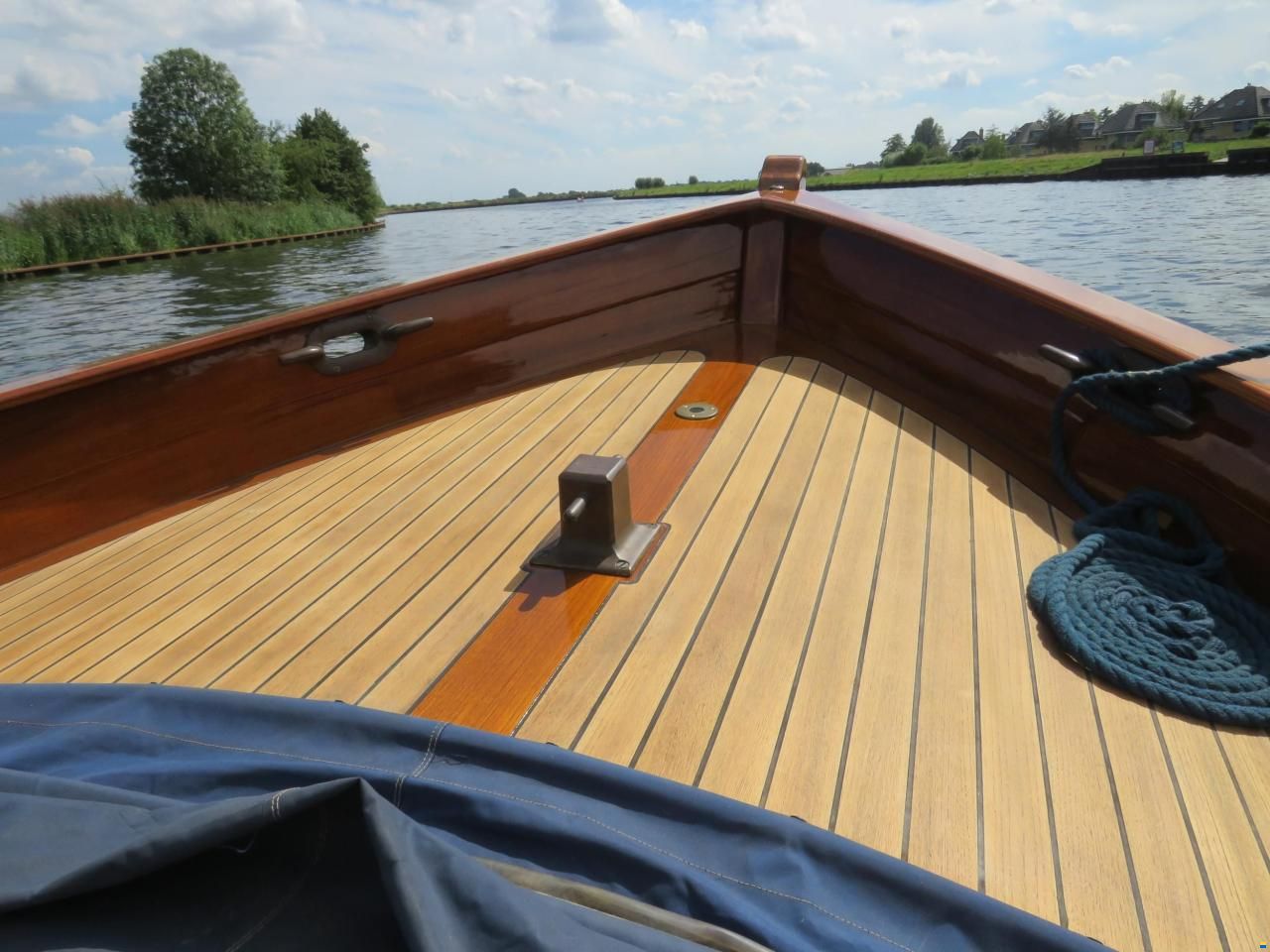 VOC 830