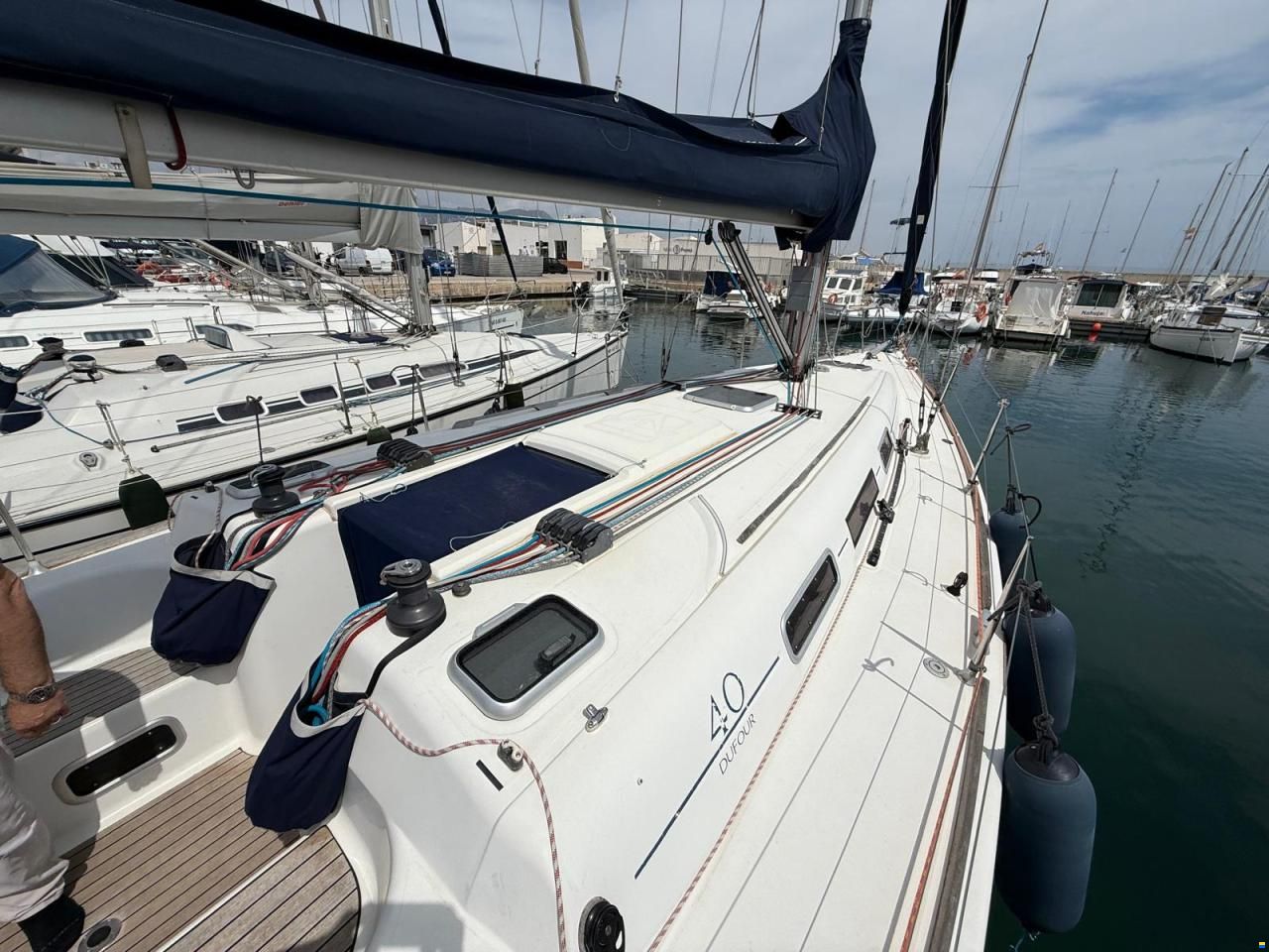 Dufour 40