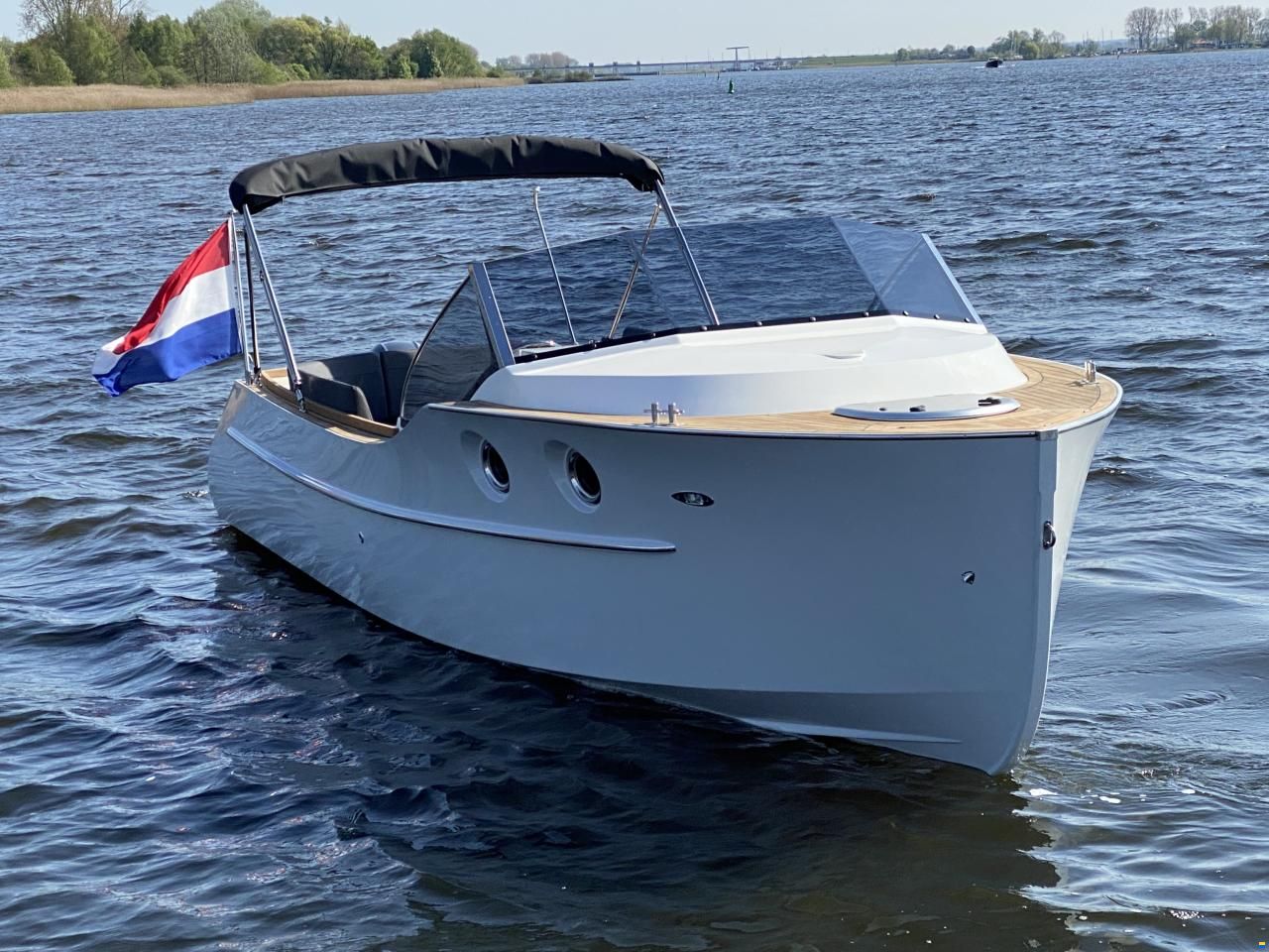 Oud Huijzer 700 Cabine