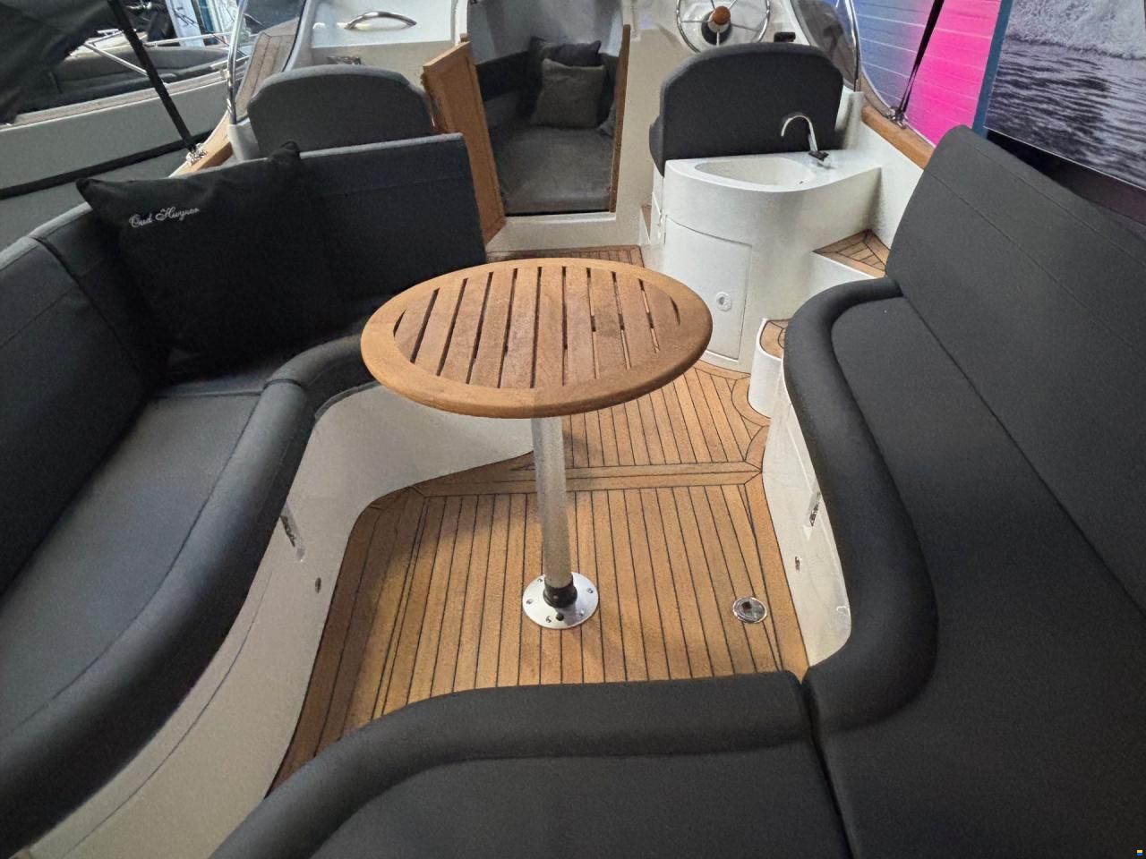 Oud Huijzer 700 Cabine
