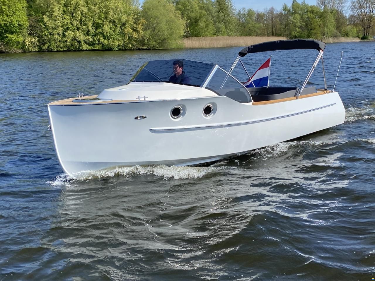 Oud Huijzer 700 Cabine