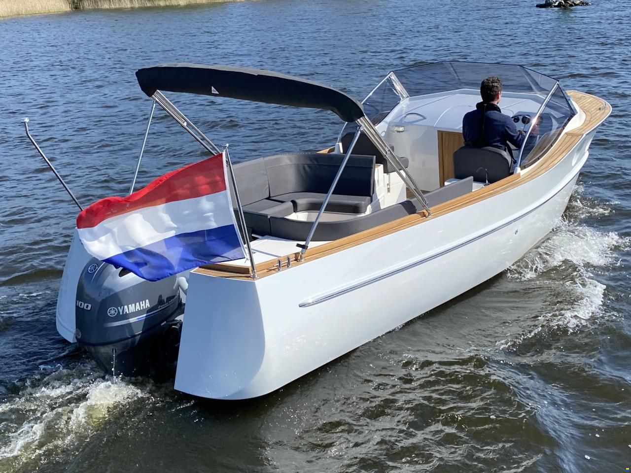 Oud Huijzer 700 Cabine