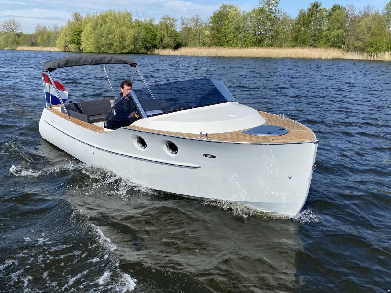 Oud Huijzer 700 Cabine