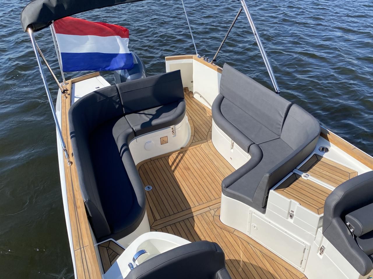 Oud Huijzer 700 Cabine