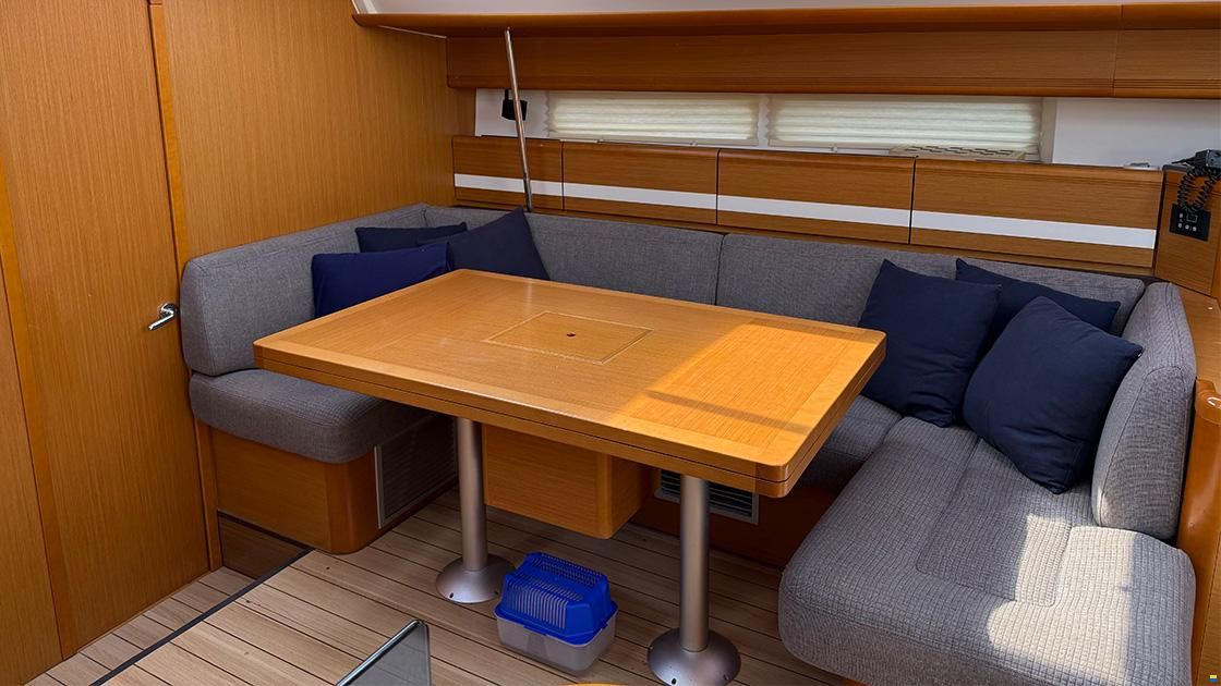 Jeanneau 53