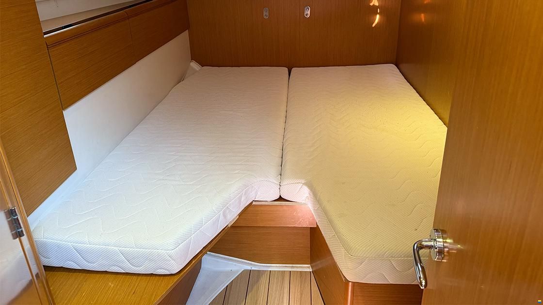 Jeanneau 53