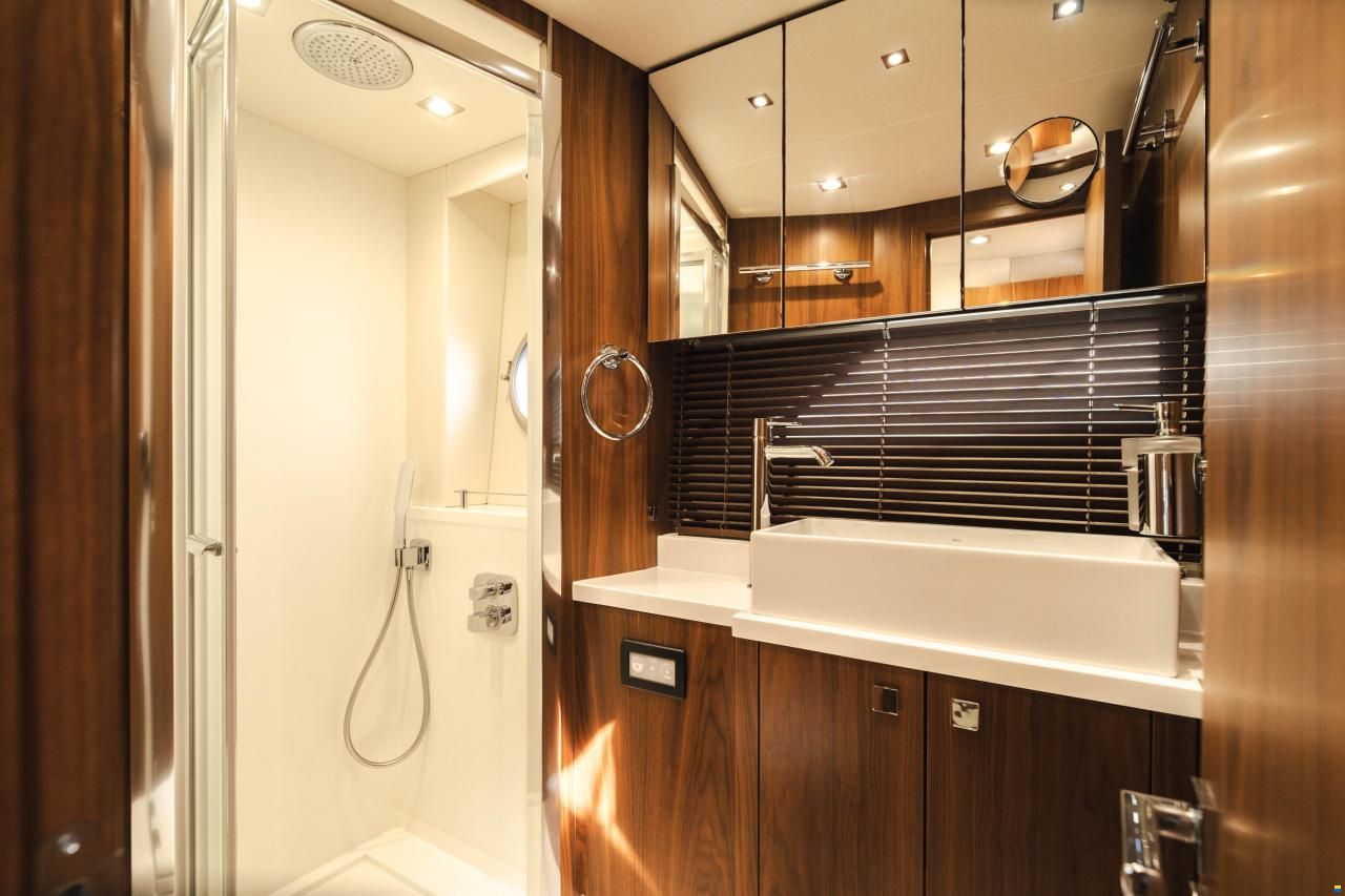 Sunseeker Predator 57