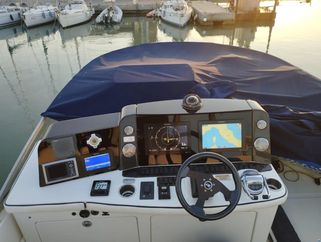 Sea Ray 505 Sedan Bridge