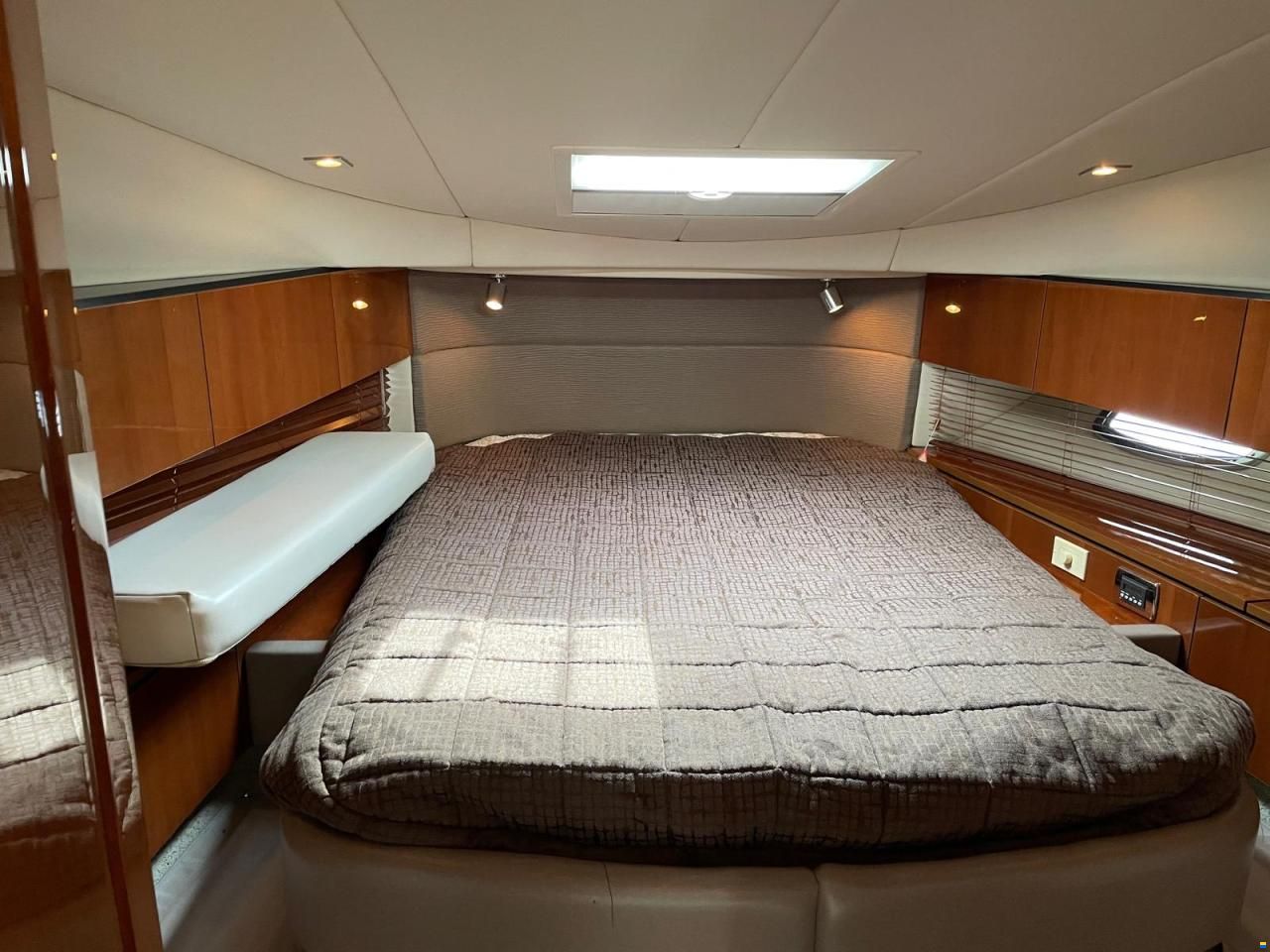 Sea Ray 505 Sedan Bridge