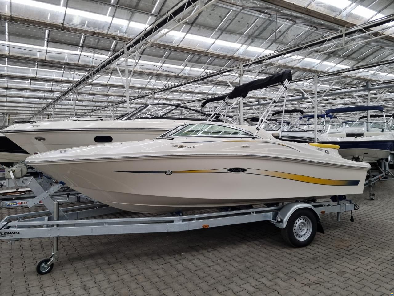 Sea Ray Sport Boat 195 Sport