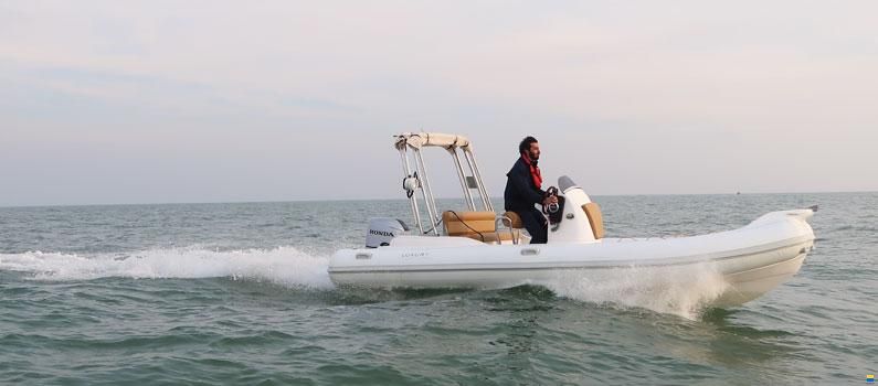 Blu Phoenix Gommone Typhoon 575 NUOVO