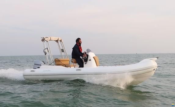 Blu Phoenix Gommone Typhoon 575 NUOVO