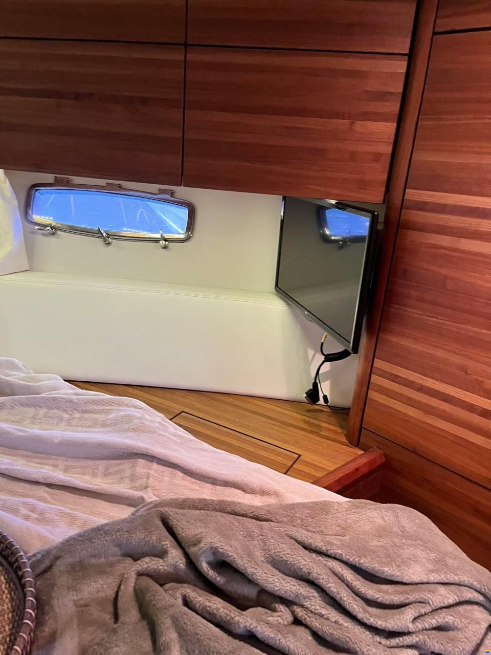 Sealine F450
