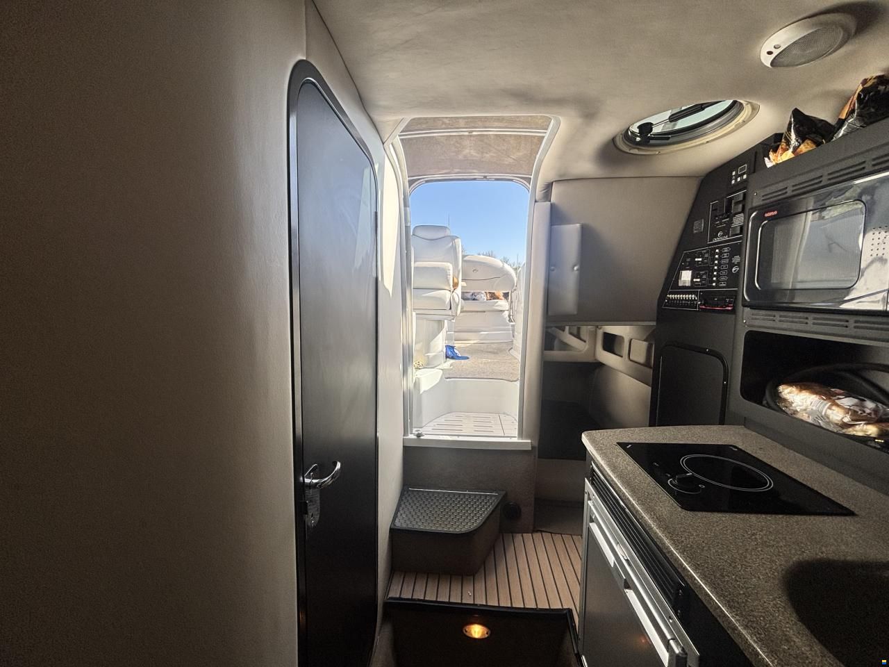 Crownline 270 CR