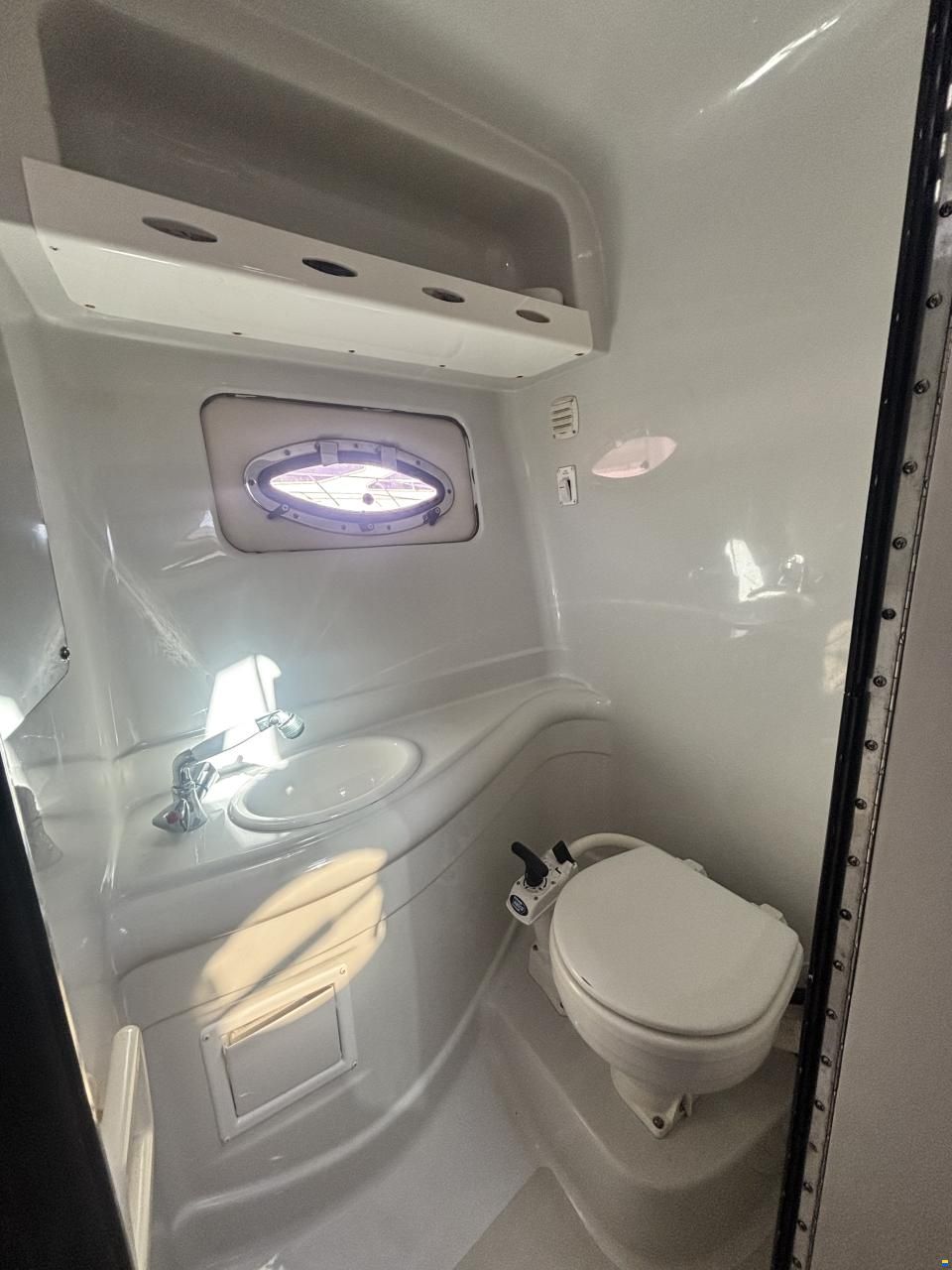 Crownline 270 CR
