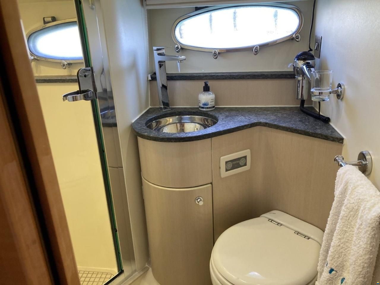 Sealine T 60