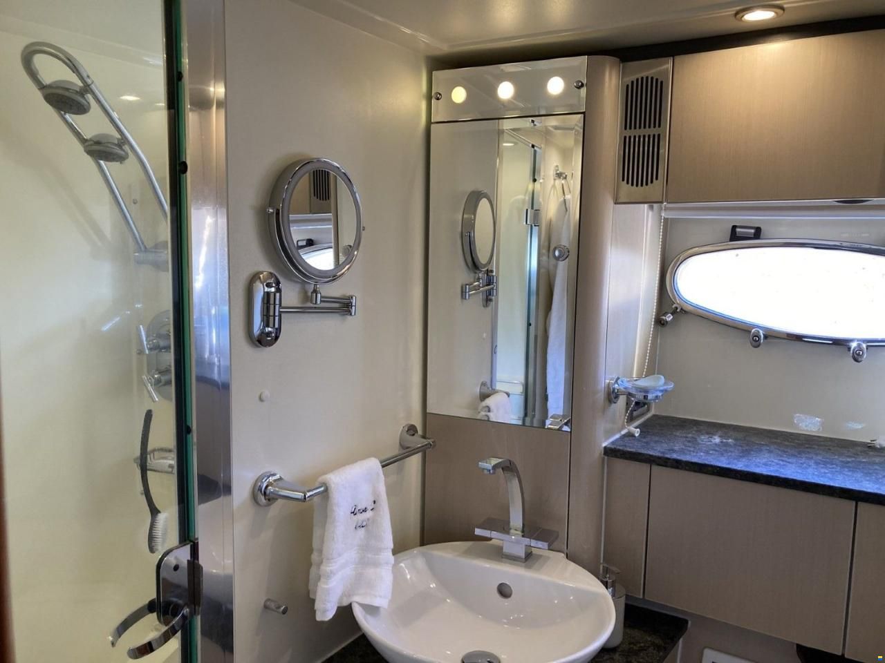 Sealine T 60