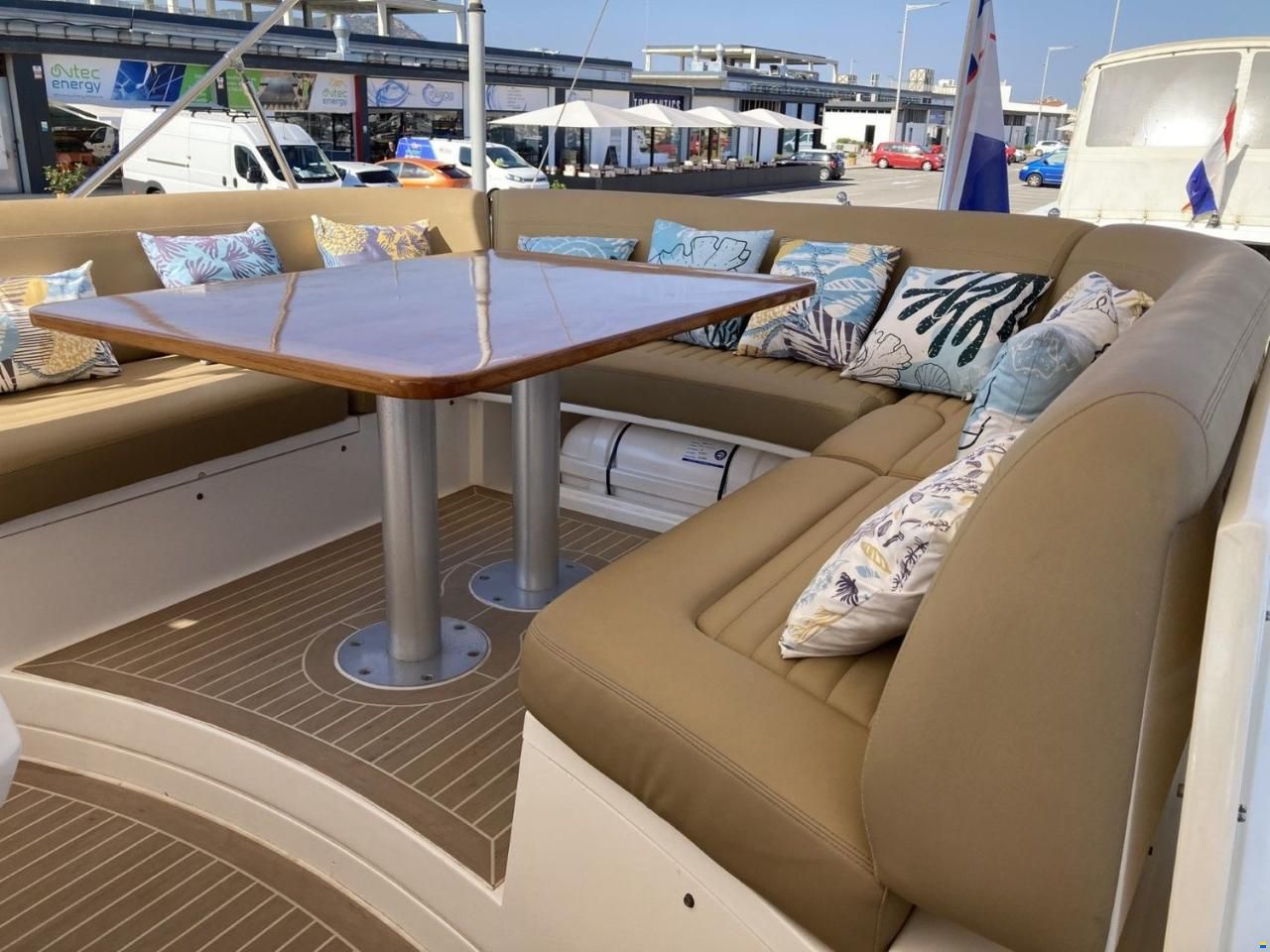 Sealine T 60