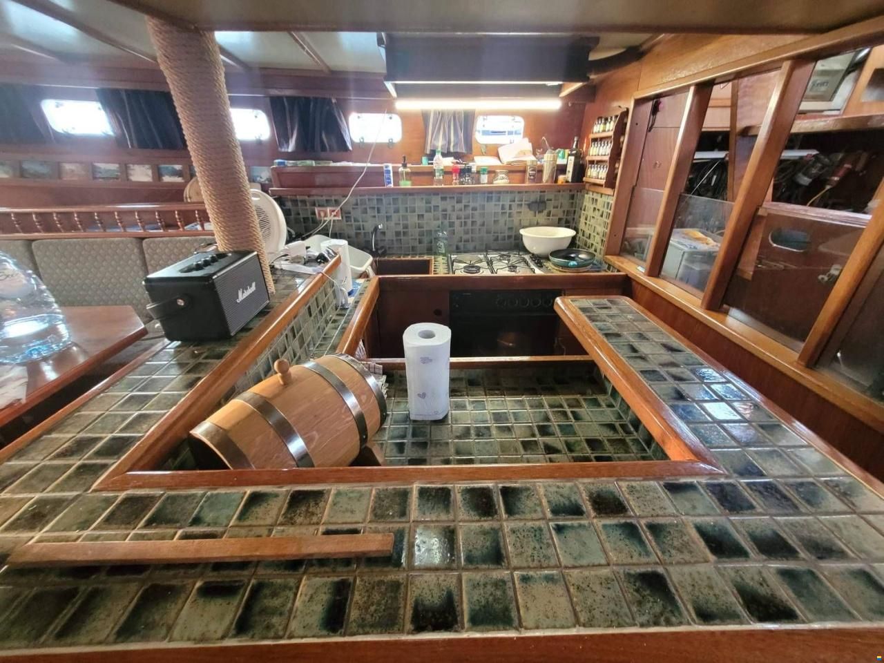 KETCH PILOTHOUSE 49