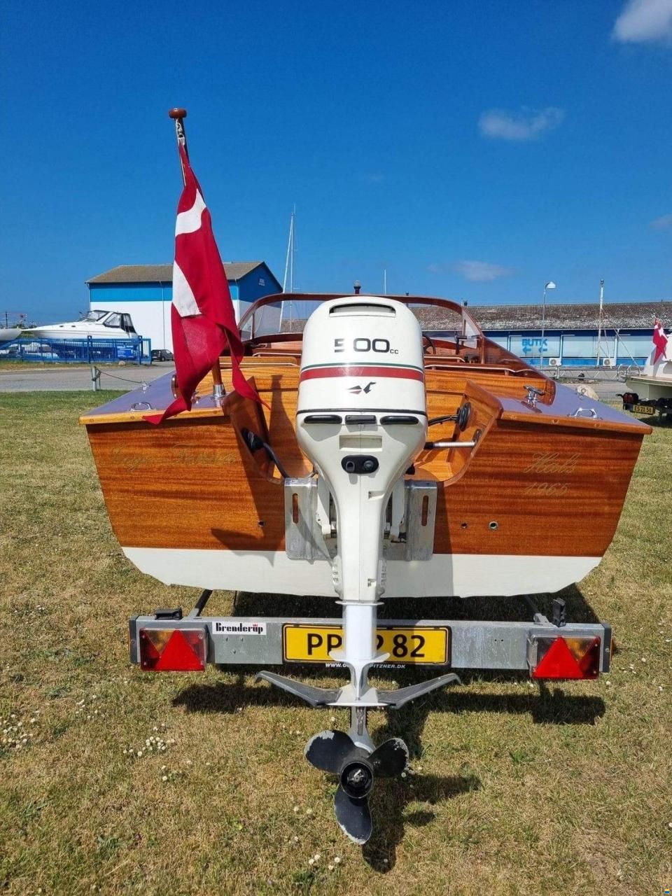 Classic Mahogany Daycruiser