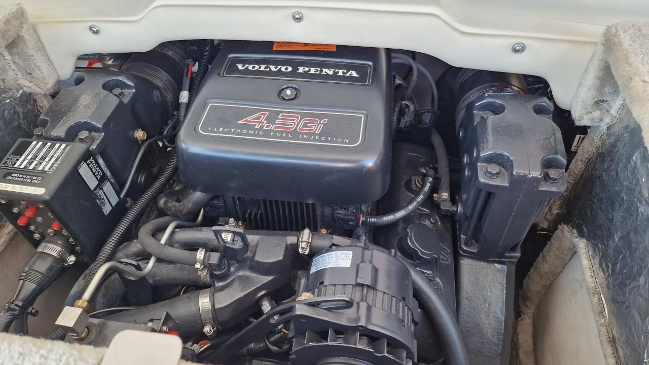 Crownline 202 CC
