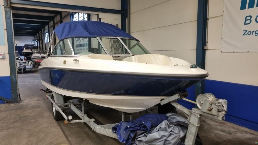 Maxum 1800 MX uit 2008 met trailer