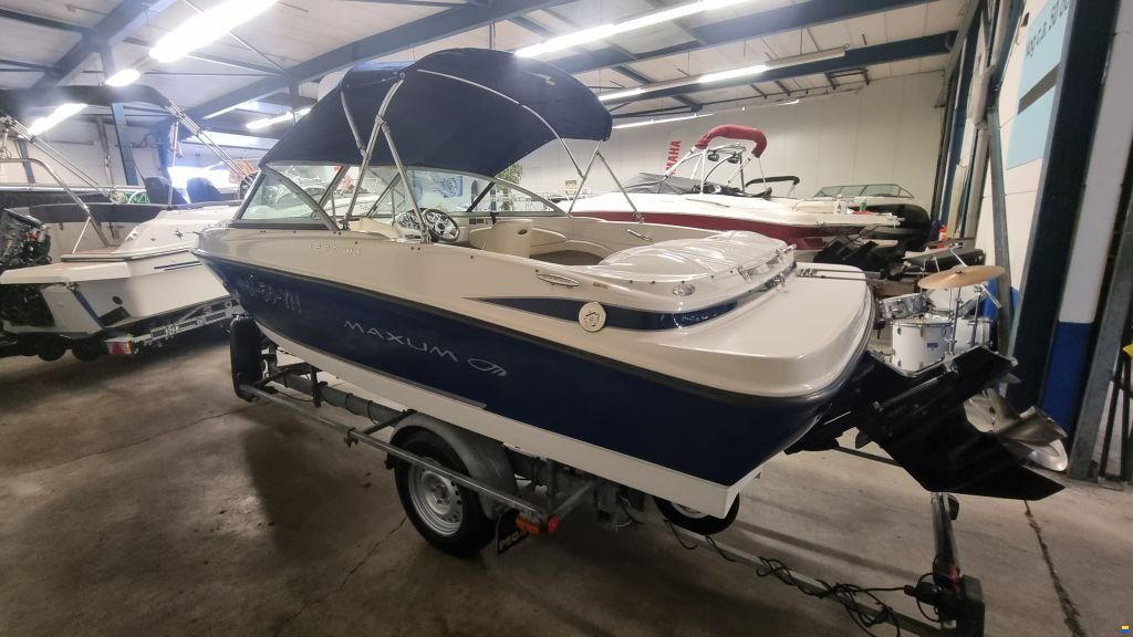 Maxum 1800 MX uit 2008 met trailer