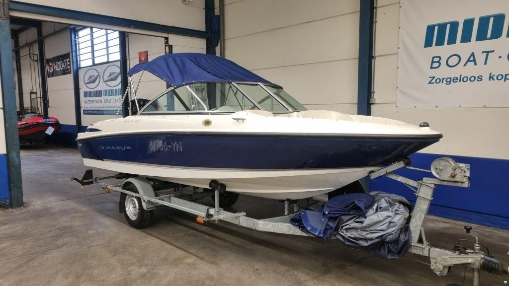 Maxum 1800 MX uit 2008 met trailer