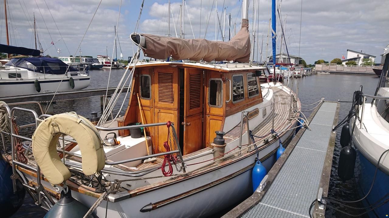 30 ST Motorsailer