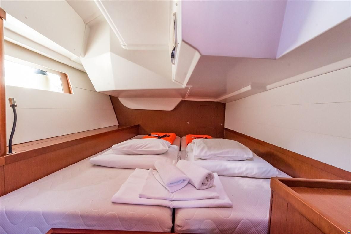 Beneteau Oceanis 48