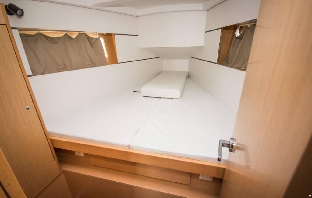 Beneteau Oceanis 35