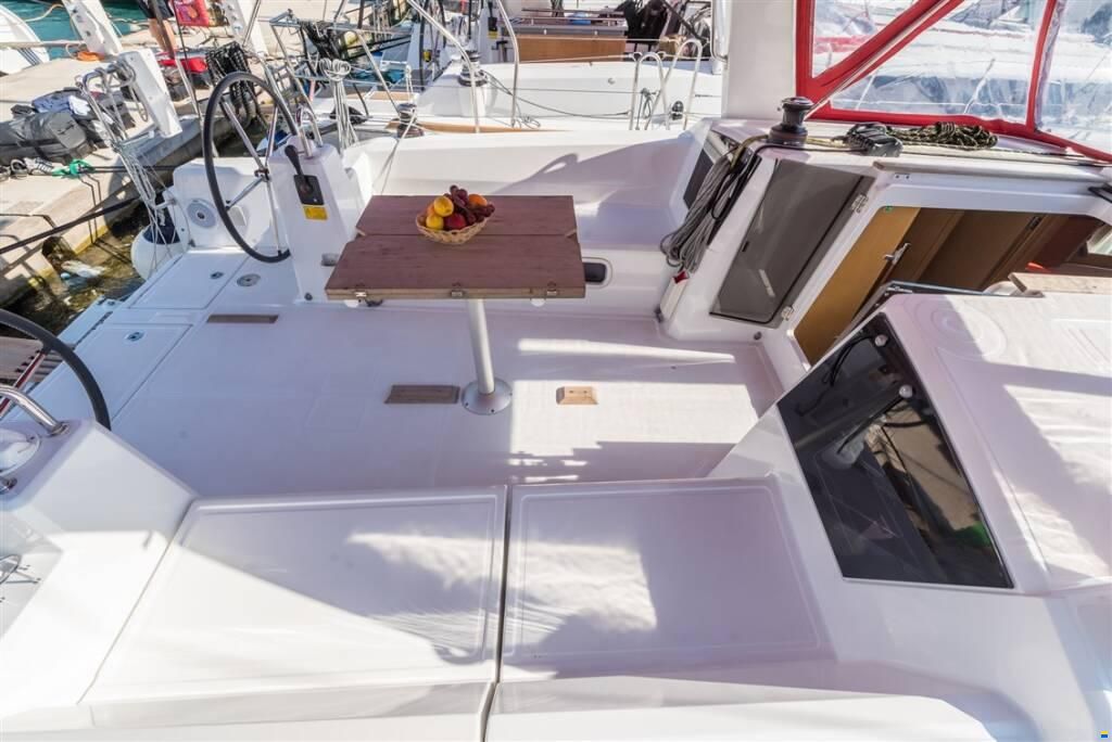 Beneteau Oceanis 38