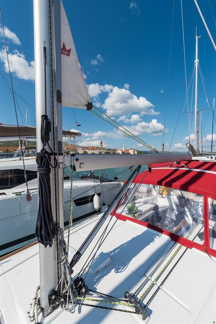Beneteau Oceanis 38
