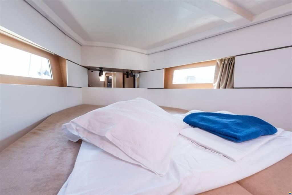 Beneteau Oceanis 38