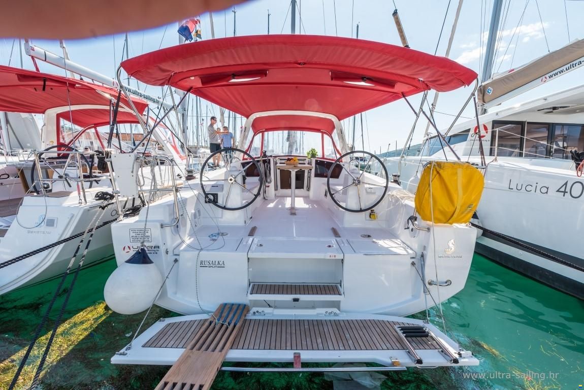 Beneteau Oceanis 38