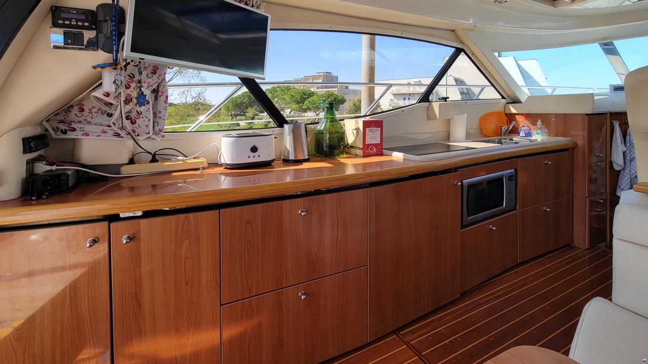 Sealine C39