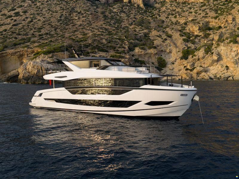 Sunseeker 82 Ocean Enclosed