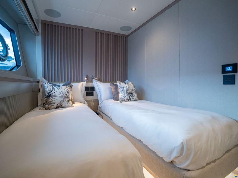Sunseeker 82 Ocean Enclosed