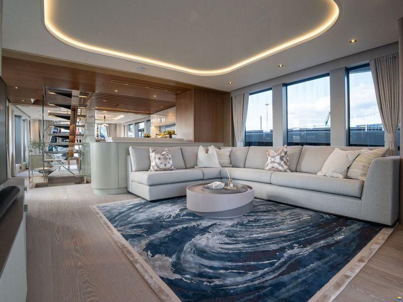 Sunseeker 82 Ocean Enclosed