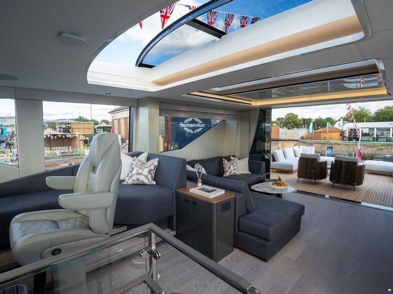 Sunseeker 82 Ocean Enclosed
